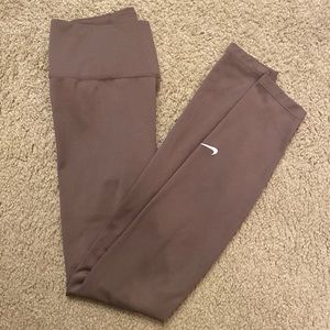 Women’s Small Brown Nike Dri-Fit Leggings